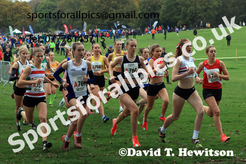 Womens Under-17s relay, 2025 Northern Cross Country Relays, Graves Park, Sheffield. Photo: David T. Hewitson/Sports for All Pics